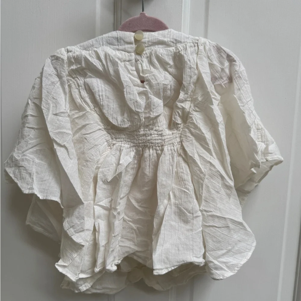Baby GAP 3T Cream Off White Blouse with Embellished Flutter Short Sleeve Blouse